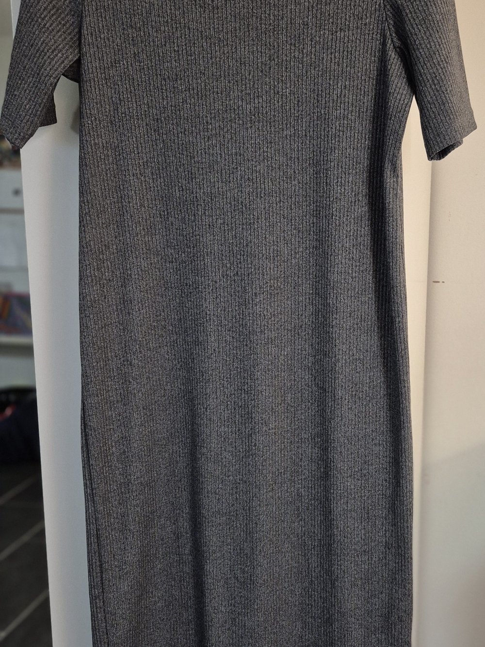 Uniqlo Charcoal Ribbed Short-Sleeve Midi Dress
